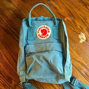 Fjallraven Kanken mini bag